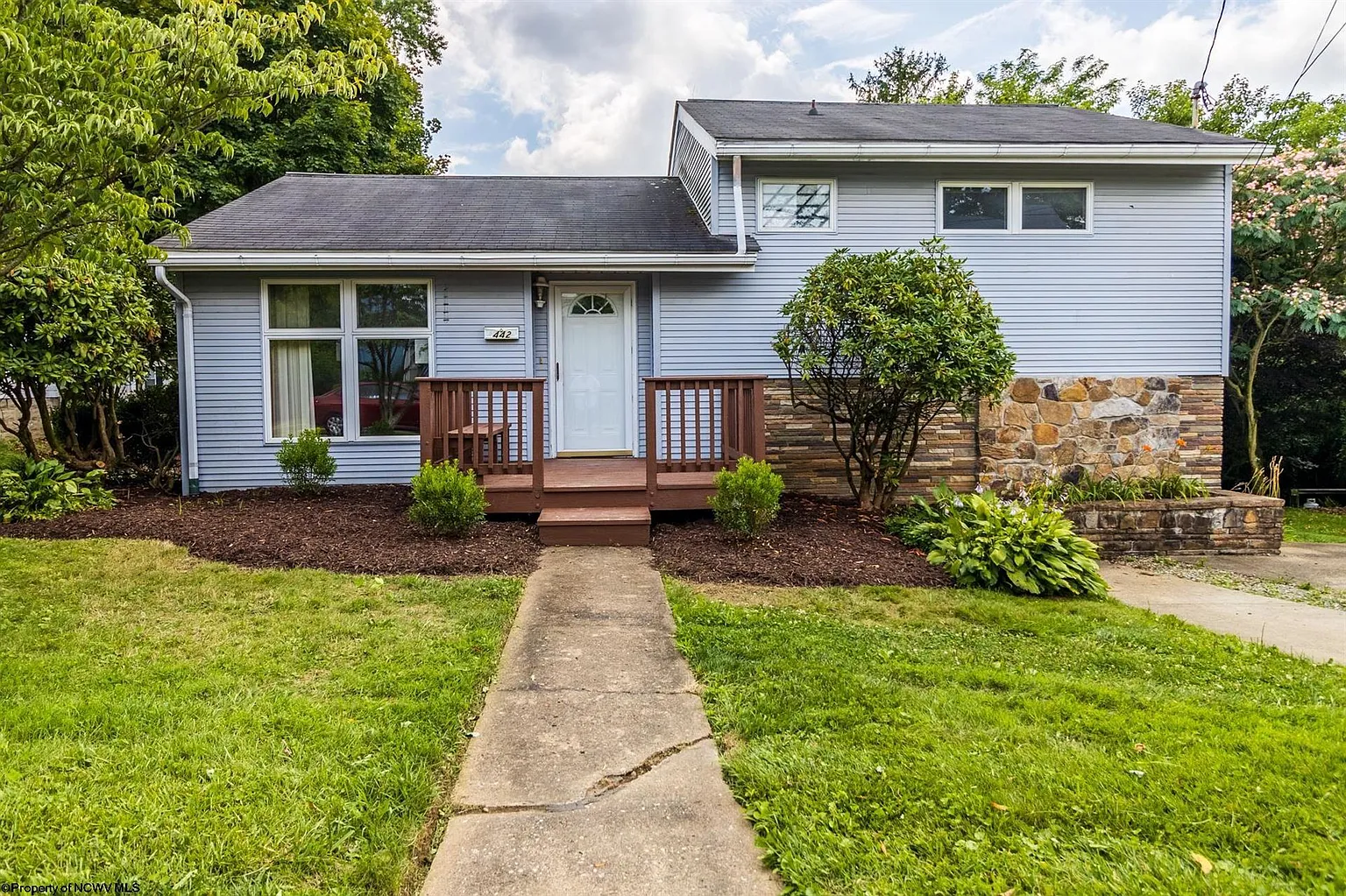 442 Overhill St photo 1