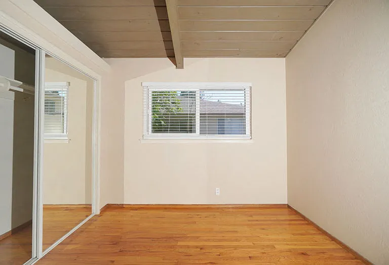 559 Matadero Ave — Photo 9