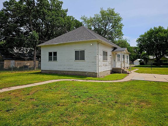 4th image of 614 Irving St