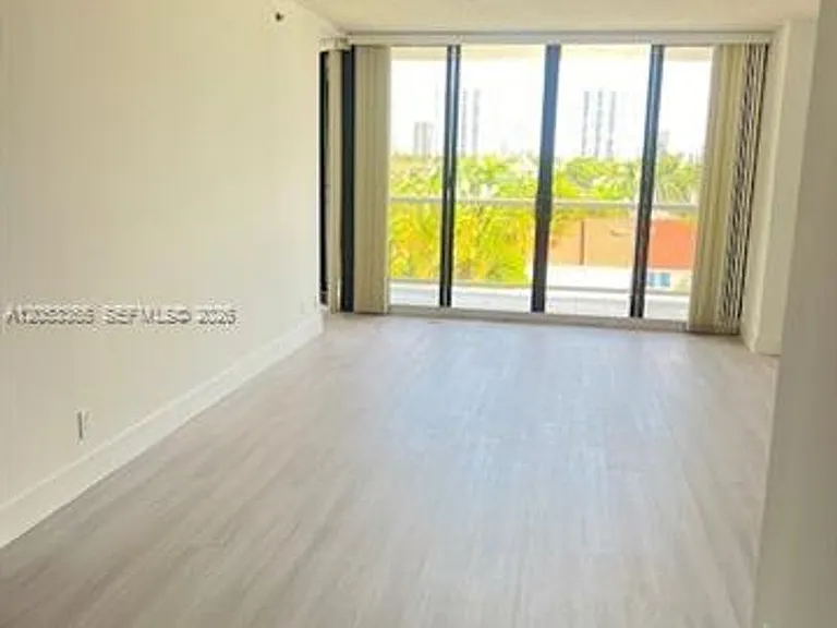 3600 Yacht Club Dr #CU-504 — Photo 3