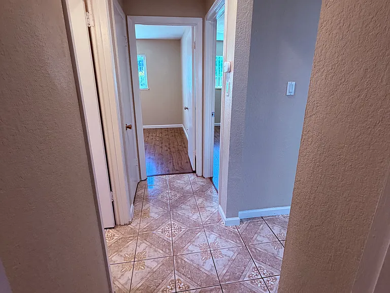 201 Thomas Way — Photo 11