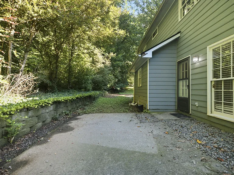 2407 Hembree Station Ct — Photo 36