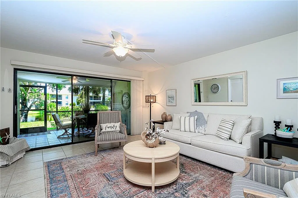 2 bed, 2.0 bath, 1377 sqft, $4,500 — Photo 2
