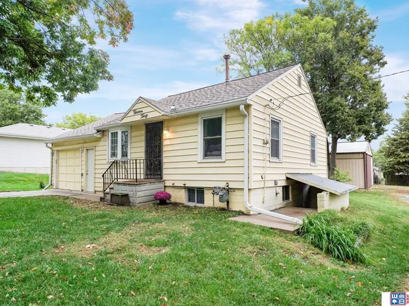 1330 N 64th St, Lincoln, NE 68505