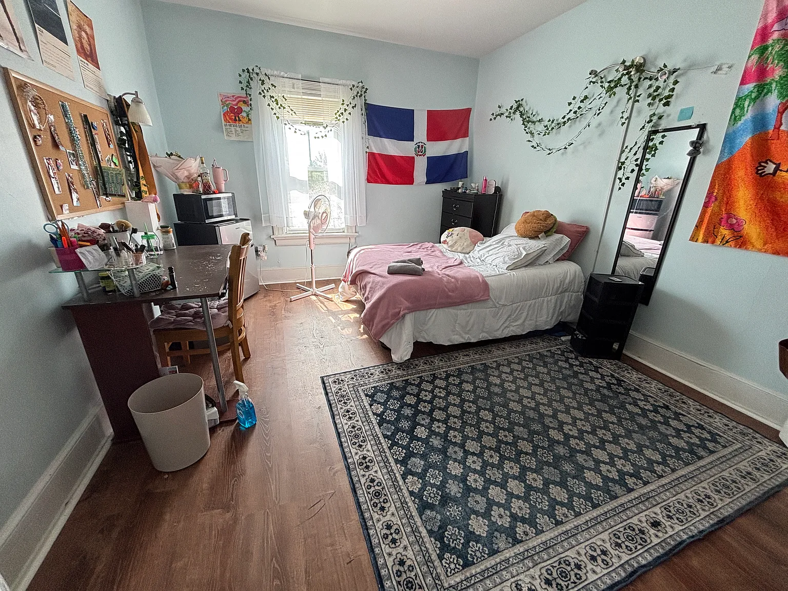 5 bed, 2100 sqft, $3,475 — Photo 4