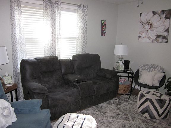 2nd image of 1108 W Smith St