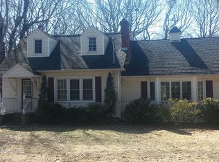 24 Randall Rd, Shoreham, NY 11786