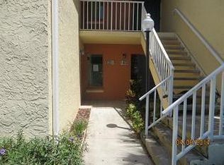 1360 The Pointe Dr, West Palm Beach, FL 33409