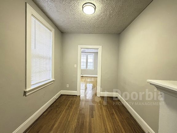 5th image of 975 Willow Branch Ave #3