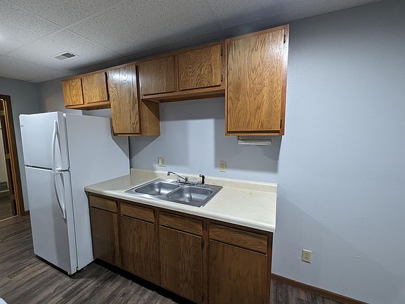 5th image of 110 N 1st St