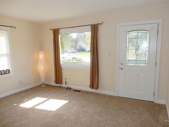 5th image of 1933 Fernwood St