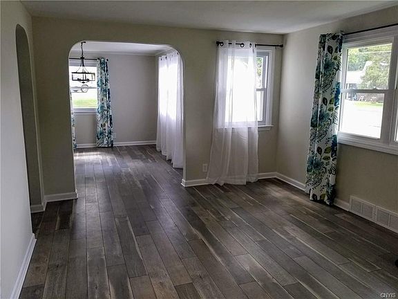 4th image of 103 Jarrett Dr