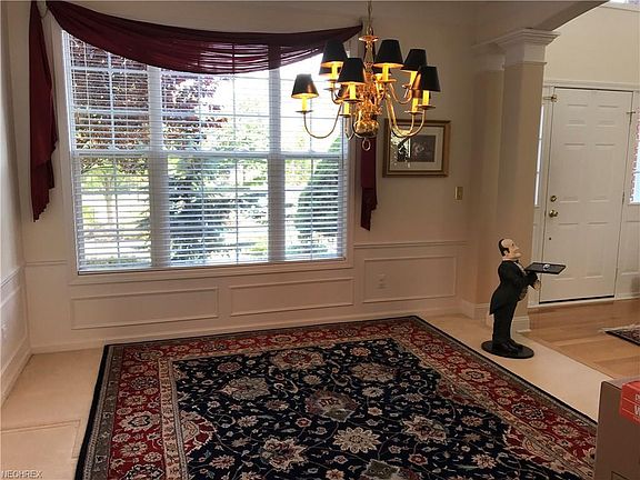 5th image of 1135 W Parkway Blvd