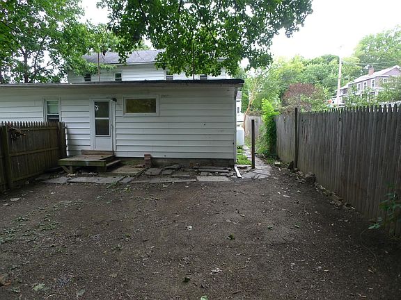 2nd image of 75 Mansion St #Townhouse