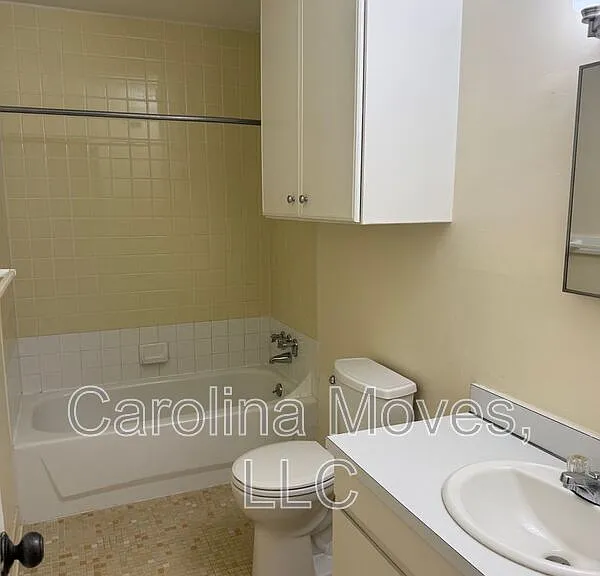 925 Cleveland St #102 — Photo 11