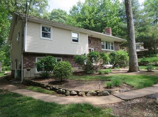 20 Dolson Rd, Monsey, NY 10952