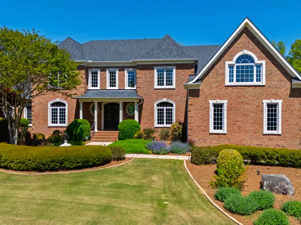 212 Whirlaway Ln, Chapel Hill, NC 27516