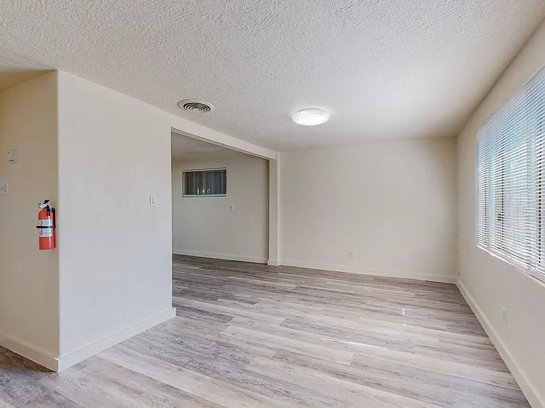 721 Santa Fe Ave SW — Photo 38