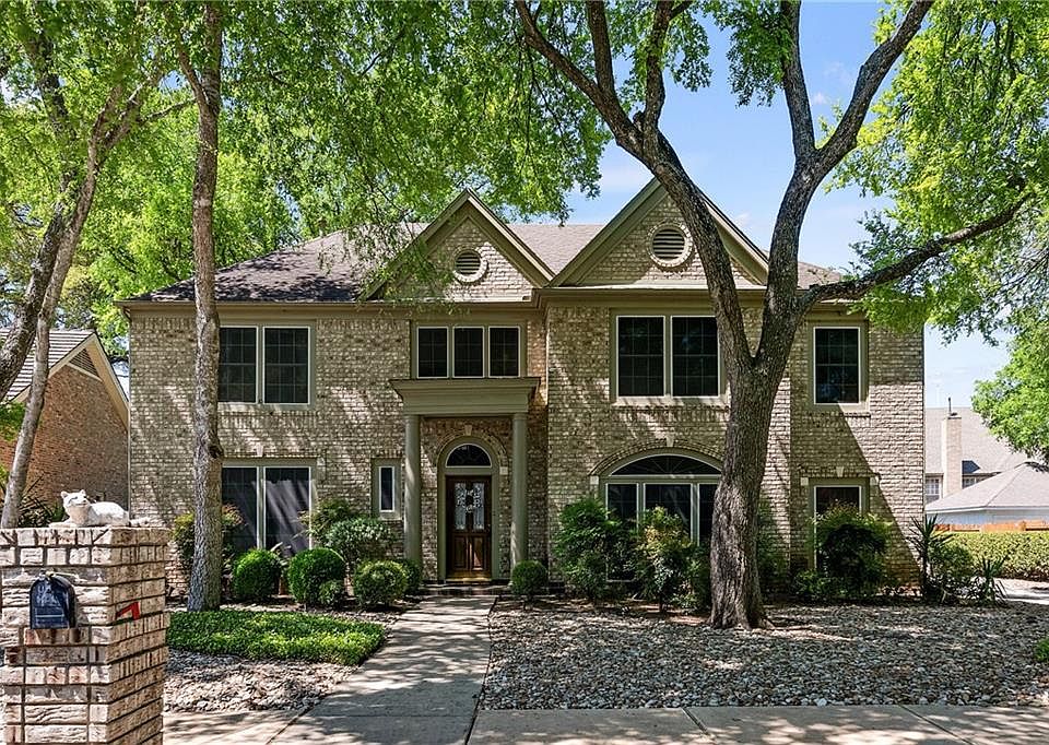 1st image of 10104 Jupiter Hills Dr