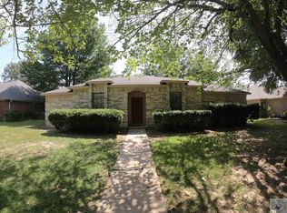 52 Lanshire Dr, Texarkana, TX 75503