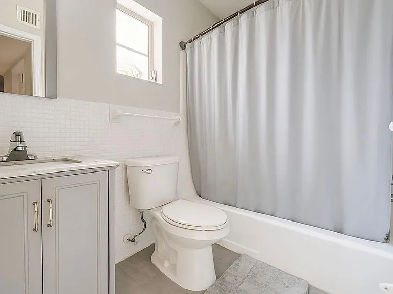 1825 Johnson St #104 — Photo 7