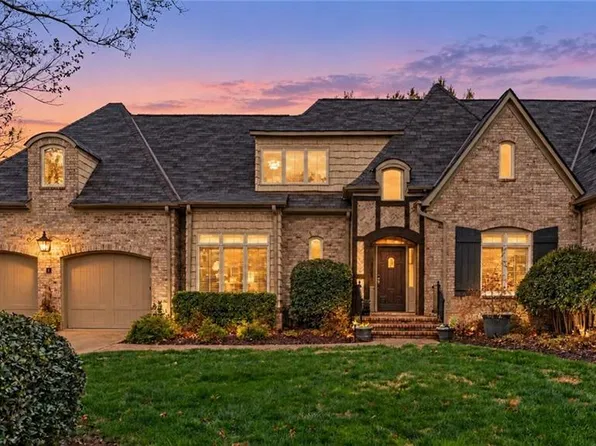 11 Creswell Ct, Greensboro, NC 27407