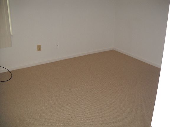4th image of 1427 Lake Geneve Dr