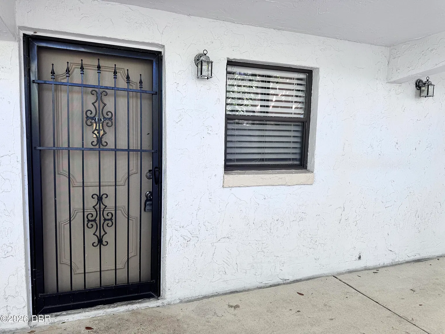 2 bed, 2.0 bath, 910 sqft, $1,350 — Photo 1