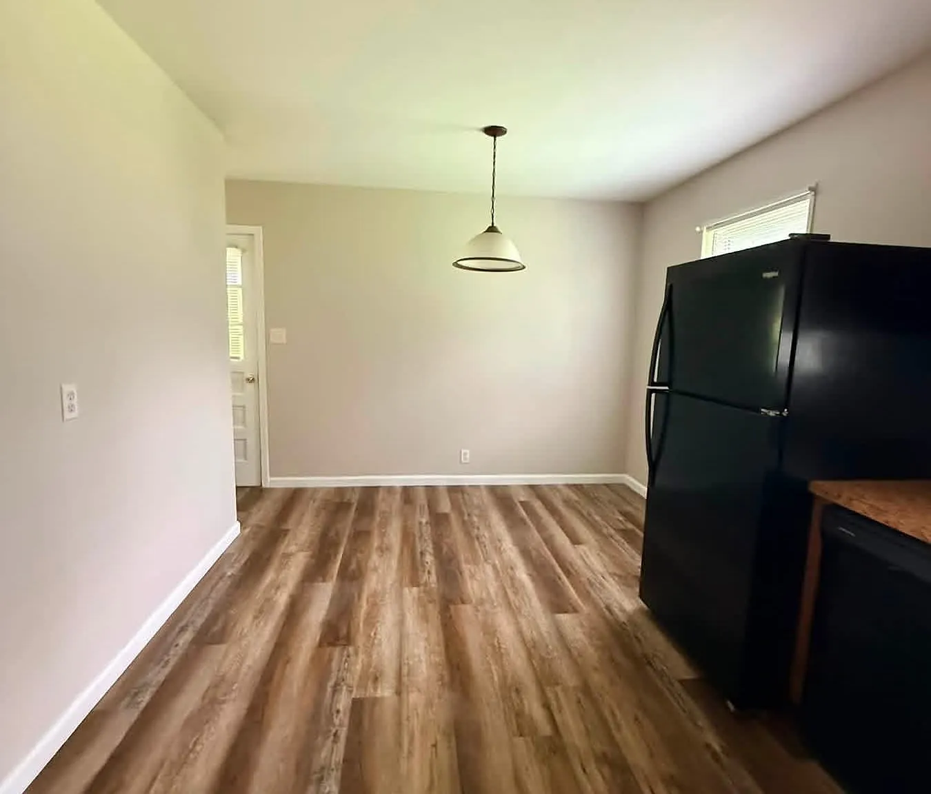 3 bed, 1560 sqft, $1,300 — Photo 3