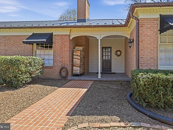 5th image of 466 Merrimans Ln