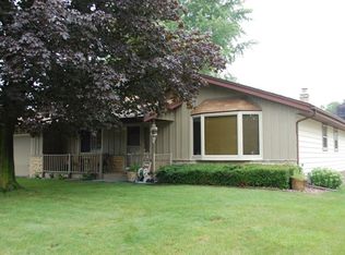 6179 S 38th St, Greenfield, WI 53221