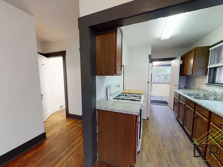 317 Shepard St — Photo 11