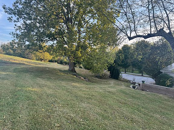 2nd image of 423 Finnell Pike