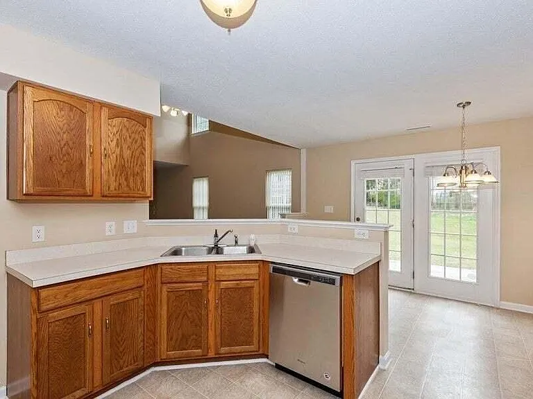 2101 Great Bend Dr — Photo 8