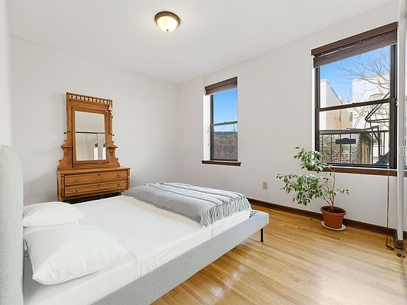 4th image of 902 Willow Ave APT 7