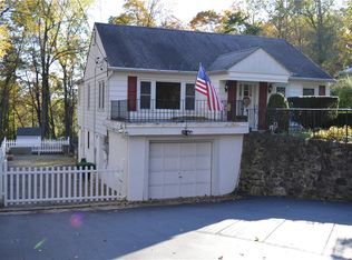 1519 Strawberry Rd, Mohegan Lake, NY 10547