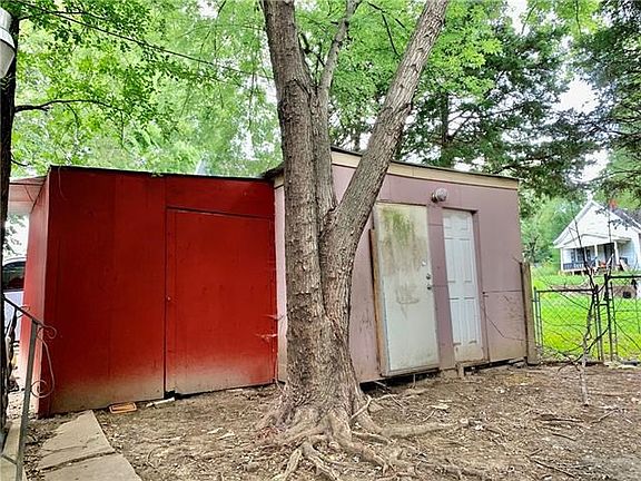4th image of 721 Wheeling Ave