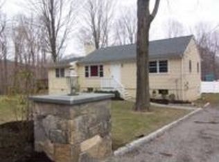 18 Highview Rd, Ridgefield, CT 06877