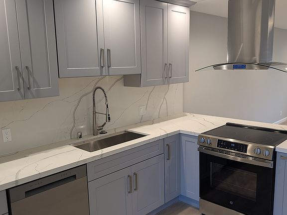 4th image of 676 Grand Fir Ave APT 3