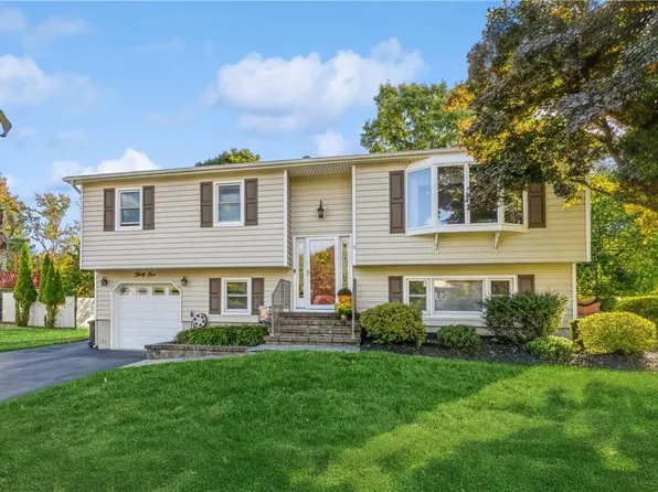 31 Southpark Drive, Garnerville, NY 10923