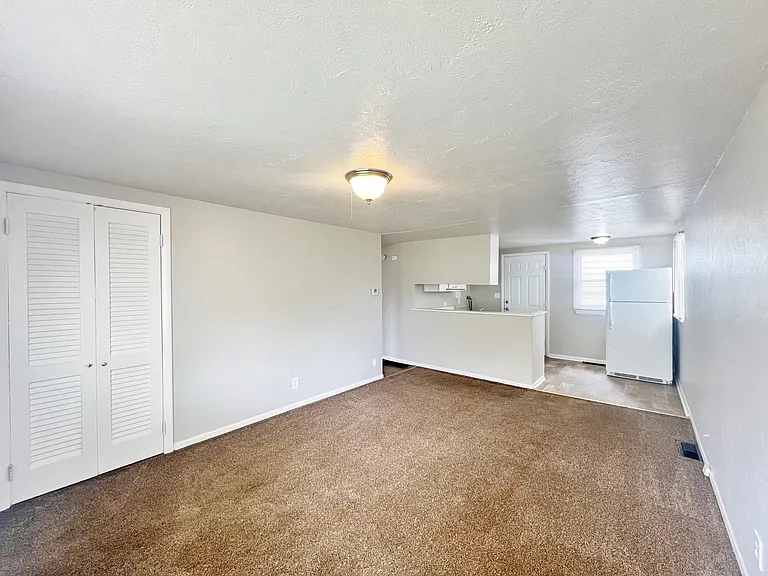 811 E Lake Ave — Photo 10