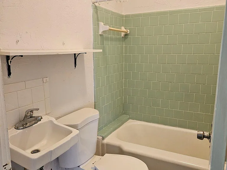 475 33rd Ave N #2 — Photo 9