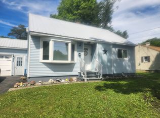 410 Pinewood Dr, Utica, NY 13502