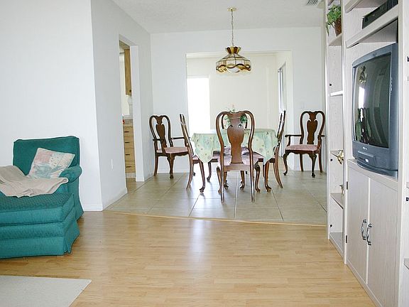 4th image of 709 Huxley Pl