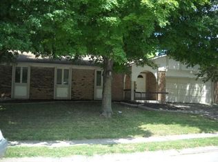 2818 Mockingbird Dr, Saint Charles, MO 63301