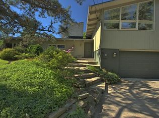 33000 Pinetree Rd, Pepper Pike, OH 44124