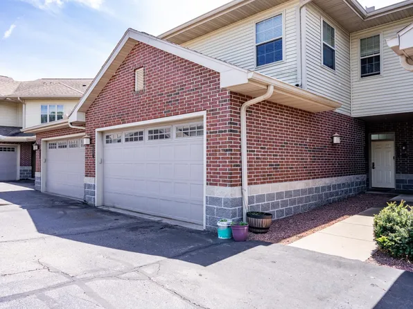 670 E Lake Ave #203, Wisconsin Dells, WI 53965