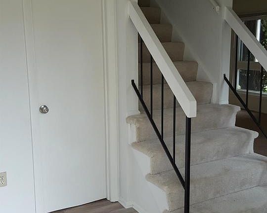 FOYER - NEW laminate flooring