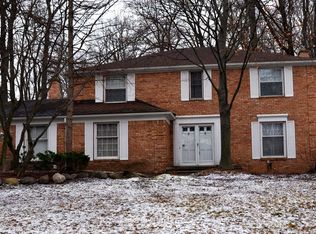 34461 Old Timber Rd, Farmington Hills, MI 48331