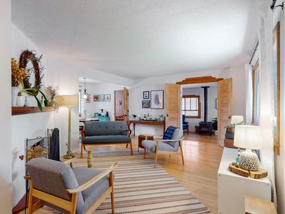 2323 Cedros Cir, Santa Fe, NM, 87505